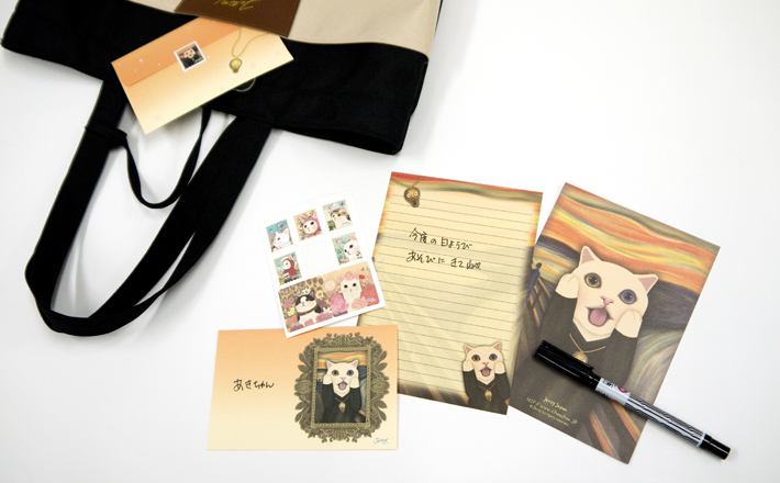 日本オリジナルのアイテム♪<br>名画「叫び」になりきった<br>白ねこがキュートな<br>レターセット！