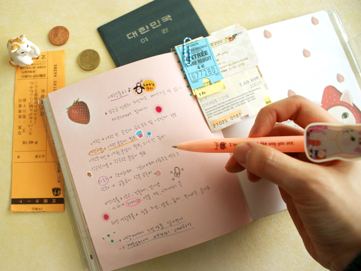 書きやすさにもこだわった<br>ブラックカラーのボールペンです🖊