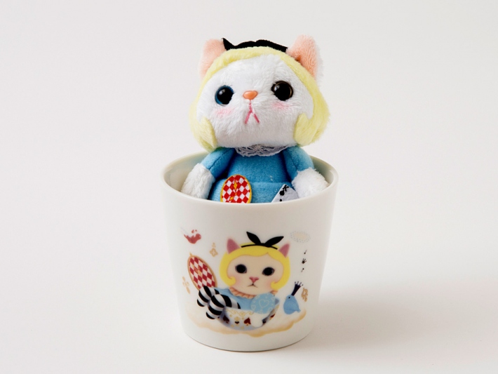 デスクなどに飾るならカップにいれるのも◎!小さめサイズだからどこにでも置いておけます♪