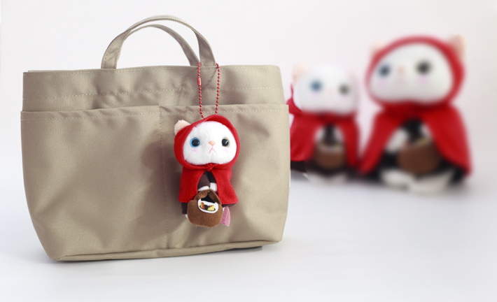 猫のぬいぐるみ 赤ずきんマスコット