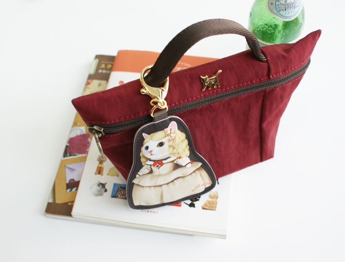 バッグチャームとしてつければ、<br>オシャレなアクセントになりますね！