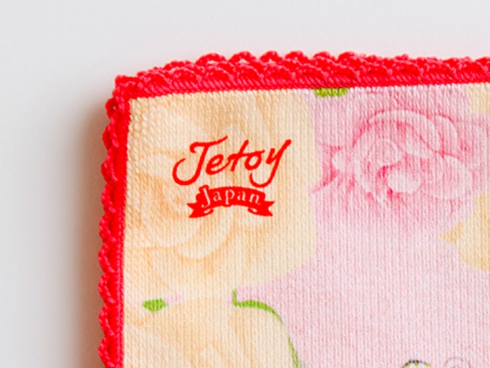 左上にロゴが入っています。<br>アクセントにもなる赤い「Jetoy Japan」のロゴは日本オリジナルのしるし♪