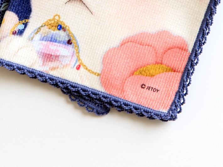 縁取りにもこだわりました♪<br>細かく編まれた華奢なレースがより一層デザインを引き立てます!