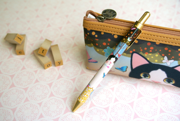 猫のボールペン 白黒