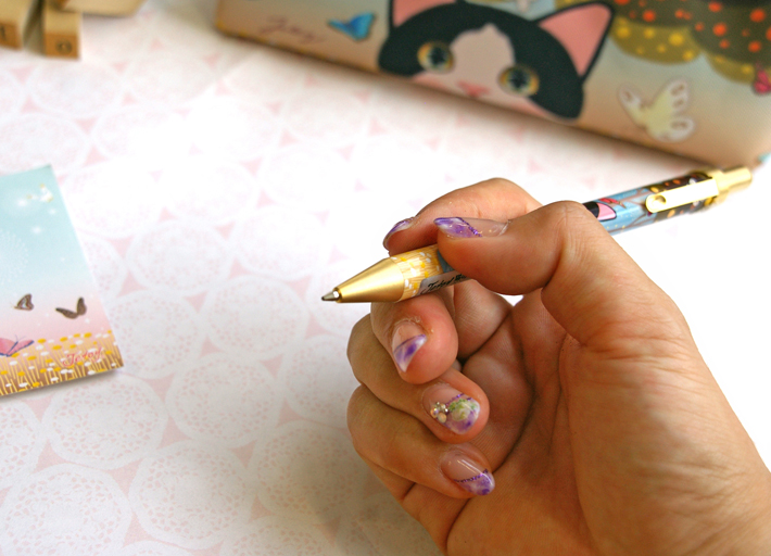 メタルゴールドのパーツとの組合せが上品な仕上がりです🌟