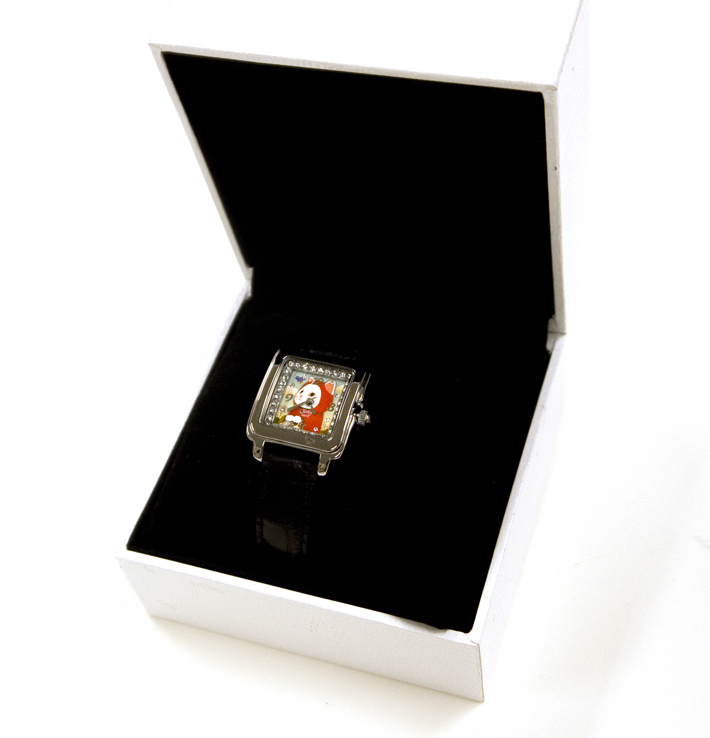 特別な箱を開けると、choo choo腕時計がきらり✨<br>プレゼントにも喜ばれるパッケージです🎁