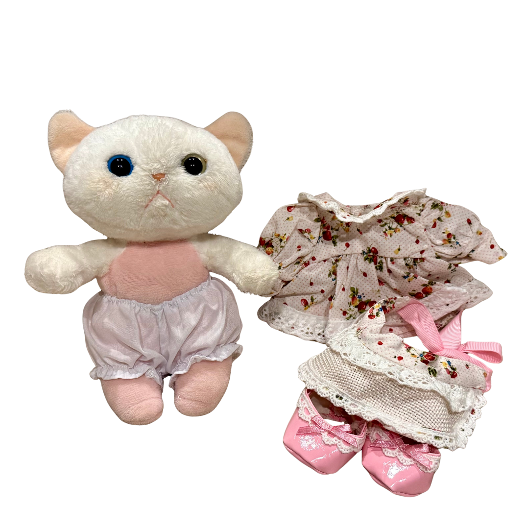 ドロワーズ（ズボン）姿はにゃんともキュート💕<br>他のコスチュームと合わせてもかわいい！