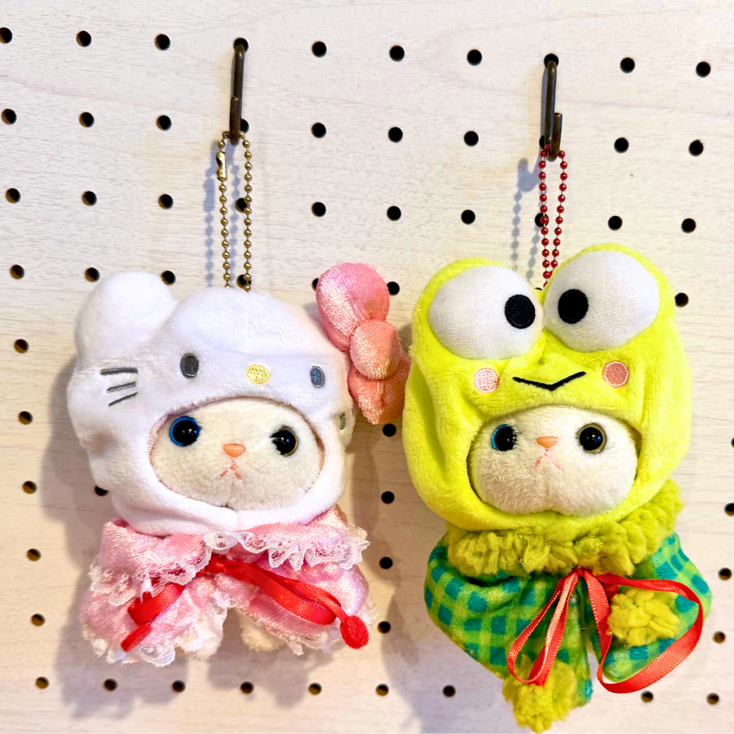 チェーンを出せる仕様なので<br>持ち運びにも便利です♪