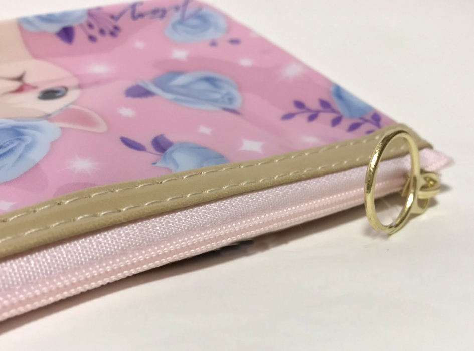 ファスナーの色は<br>ピンクを採用(^^)<br>引き手部分はゴールドで高級感があります♪