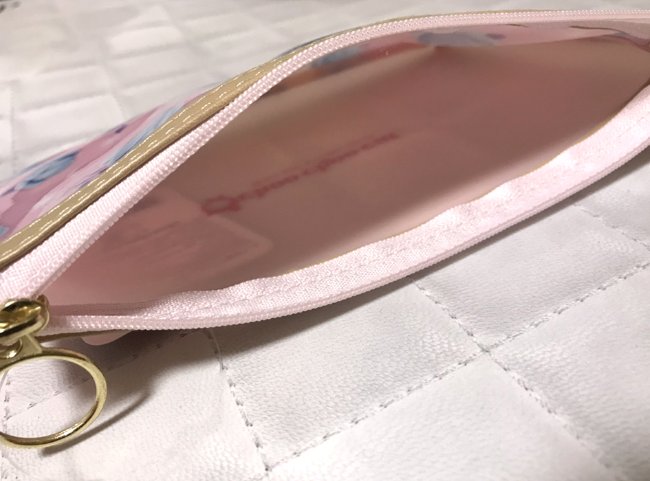 スリムデザインだから<br>小さめバッグにも<br>スマートに収まります☆