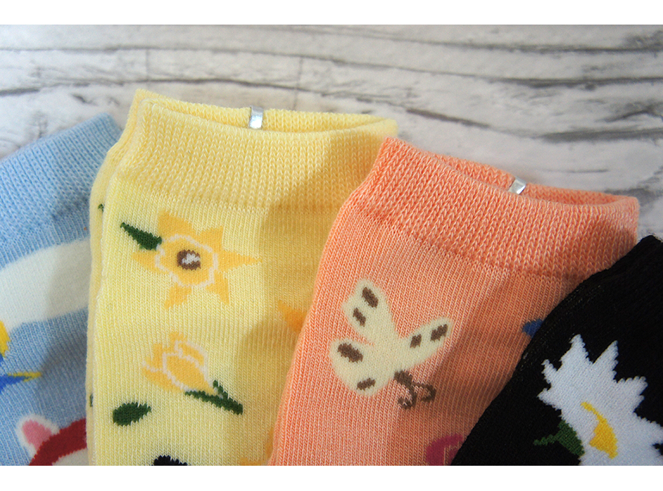 くるぶし丈で、靴を選ばず使いやすいデザイン。<br>蒸れにくく、快適に過ごせそう♪