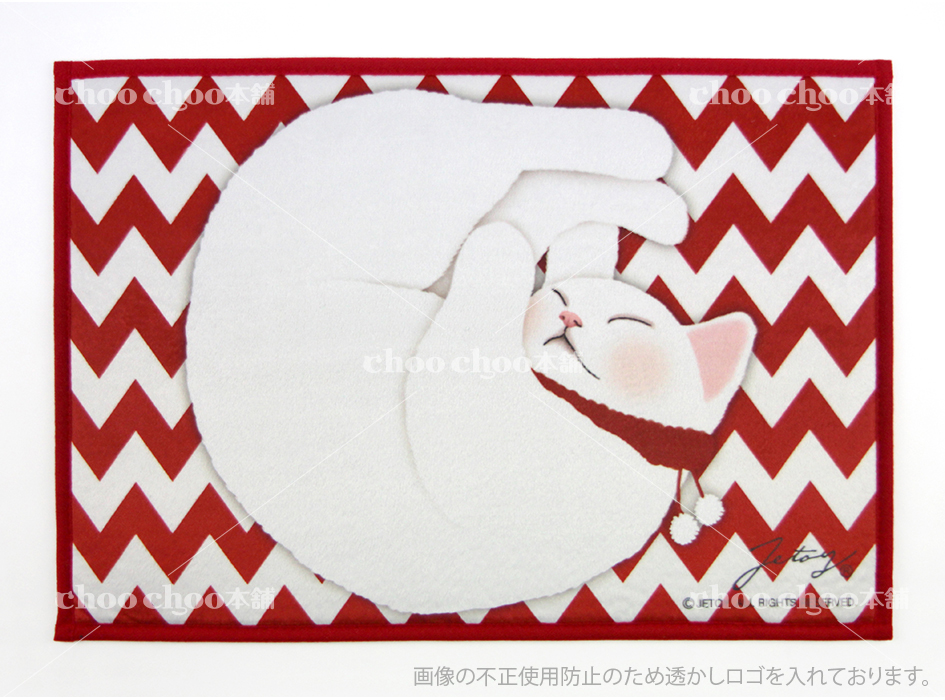 マットにごろんと寝転ぶ<br>白猫がかわいらしい…！<br>ふわふわな毛並み感もしっかりと<br>表現されています♪