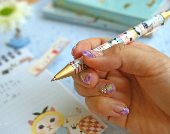 メタルゴールドのパーツとの組合せが<br>上品な仕上がり✨