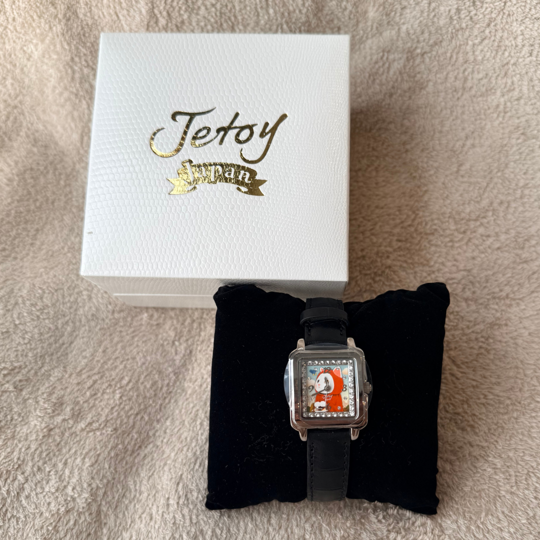 Jetoy Japanのロゴをゴールドの箔押しであしらった、<br>特別感のあるオリジナルBOXです。