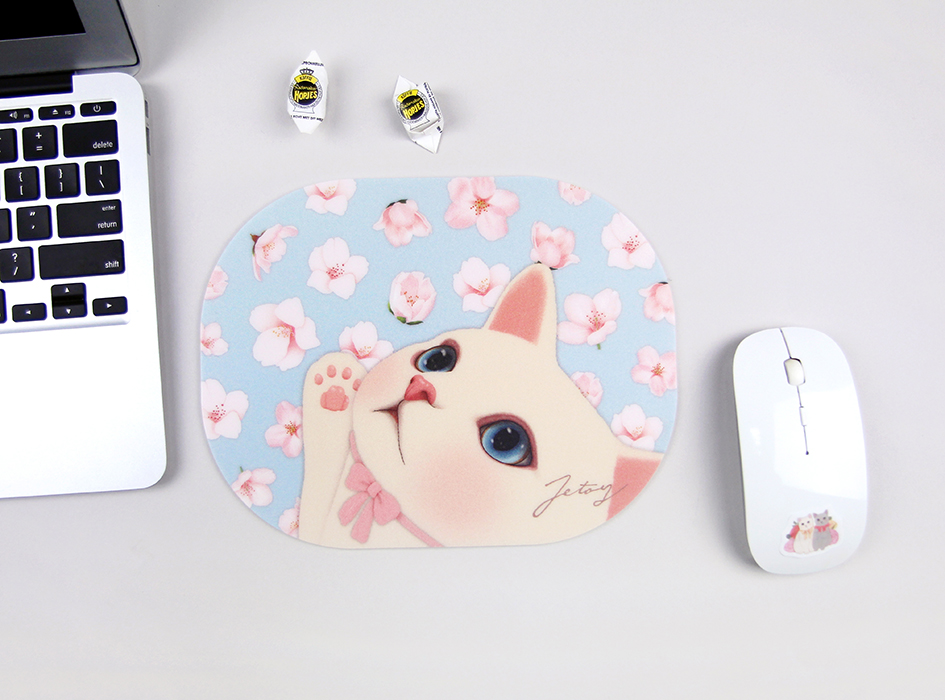きれいな色合いの<br>かわいいchoo chooのマウスパッド💻