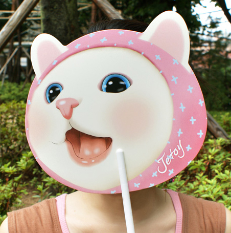 お顔に当てて<br> <strong>SNS映えするユニークな写真を撮るのにもおすすめ📷</strong><br>